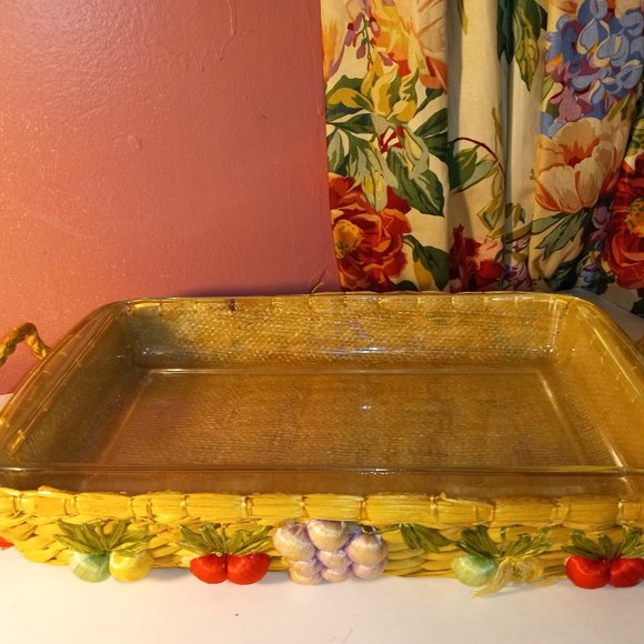 PYREX GLASS CASSEROLE DISH WITH Raffia Pyrex Carrier Serving Tray Basket - Picture 1 of 10